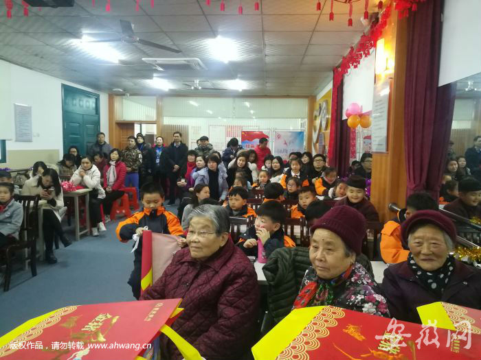 “陪空巢老人拉家常”活動(dòng)完美收官 老人：今天真高興