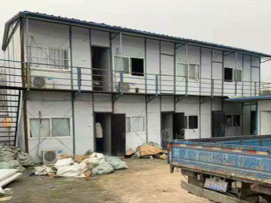 合肥一廢棄工棚查出制假酒窩點  涉案近170萬（視頻）