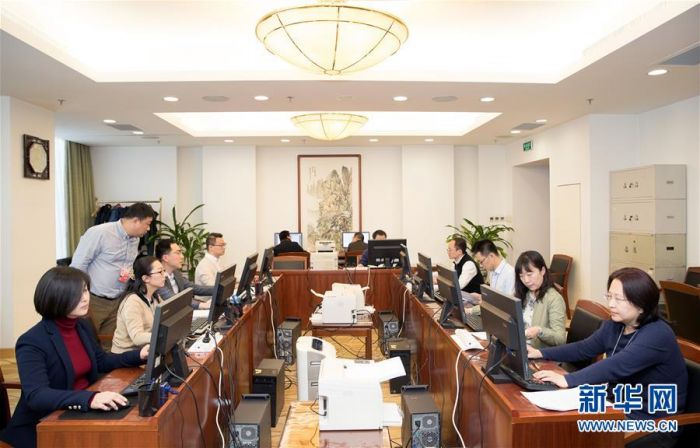 十三屆全國人大二次會(huì)議收到代表議案491件 收到代表建議約8000件