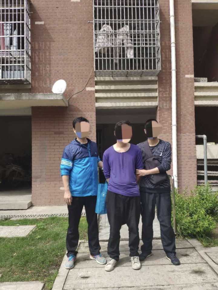 蕪湖特警成功抓獲一網(wǎng)上逃犯 