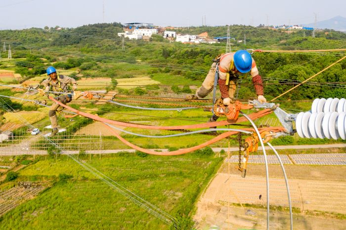 國網(wǎng)銅陵供電公司備戰(zhàn)夏季用電高峰
