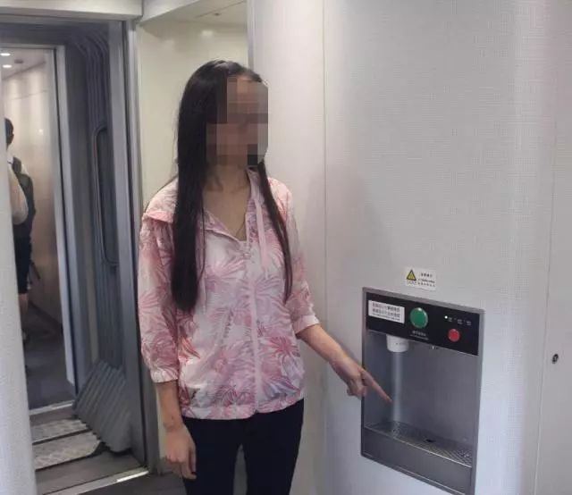 潑開水報(bào)復(fù)前排乘客致其二級(jí)輕傷，高鐵“暴躁女”被提起公訴