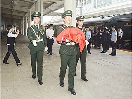 烈士歸鄉!迫降為避開學校犧牲 遺體安葬安慶市烈士陵園