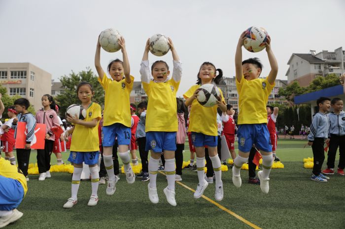合肥西園新村小學(xué)南校舉行2019春季運(yùn)動會