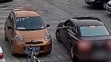 讓你亂停車擋道！暴怒司機用鑰匙怒劃對方車3下