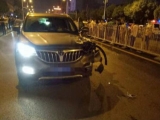 合肥：女子小區(qū)門口過馬路時被撞身亡 肇事司機(jī)涉嫌酒駕