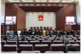 以“套路貸”實施犯罪！安慶市宜秀區公開審理章某華等19名被告人