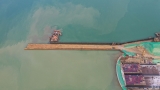 航拍合肥懷寧路下穿天鵝湖隧道 圍堰拆除頂部湖水聯通