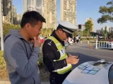 七坐車竟載十人！六安一轎車司機超員上路被查處