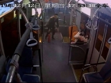 路遇三輪車著火 合肥503路公交司機及時滅火救助