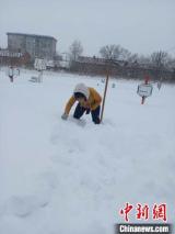 內(nèi)蒙古呼倫貝爾遭遇特大暴雪 局地降雪量破歷史極值