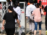 7月6日下午合肥高考生看考場 家長不得進考點