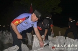壽縣公安干警沖鋒在防汛救災前線