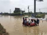 肥西花崗：河水漫過路面  附近實行交通管制