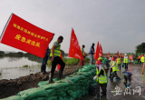 趁天晴加固加高南淝河河堤 合肥瑤海區為降雨來臨做好防護
