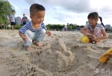  雨后放晴 合肥沙灘上的快樂時光