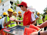 合肥：高溫天氣下，三萬斤西瓜送給一線工人解暑