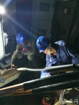 生產車間突然停電 貴池供電冒雨搶修及時恢復供電