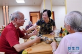 習近平的小康故事 | “讓所有老年人都能有一個幸福美滿的晚年”——  習近平和尊老養老的故事